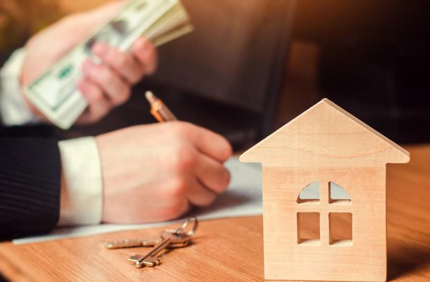 新闻1+1丨买卖二手房，中介费降多少合适？