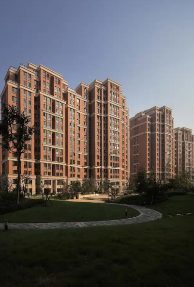 房地产市场比预期要好，交易继续回升
