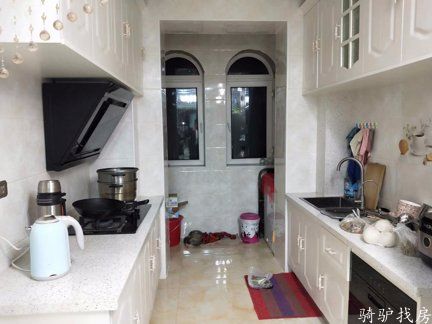 d350f60456c64b7e83568479ff599953