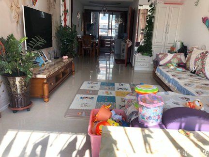 e2557def7e914741a1dd7afe9af8010c