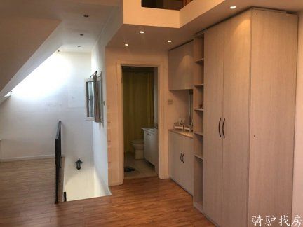 af5d98b081a241e691b2a9c1249ad810