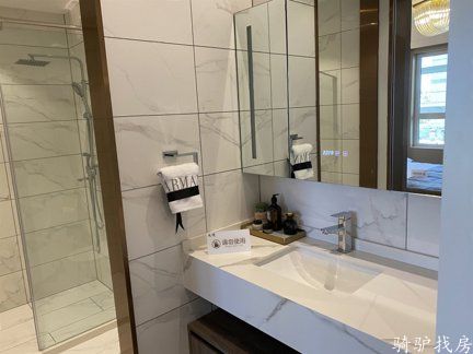 c6e18daa6b49442e8b96cd096849426a