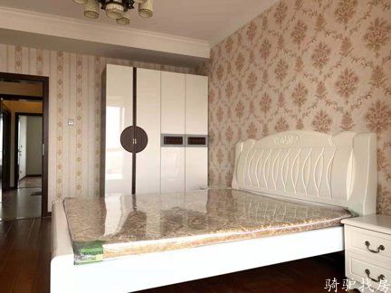 ead457019a684156b349882aabc1813e - 副本