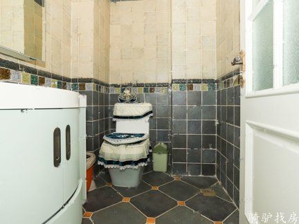 ae62980e25b64d328201eb8aa766300c