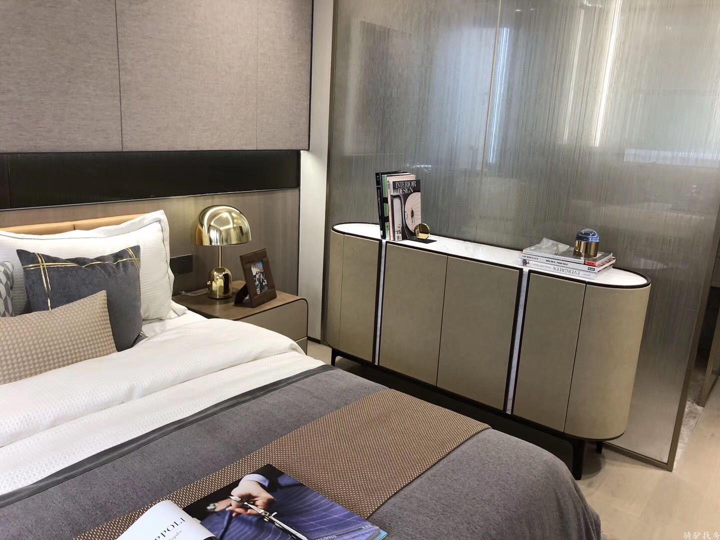 2069ee0966d05d036acd46f2a8ddde33