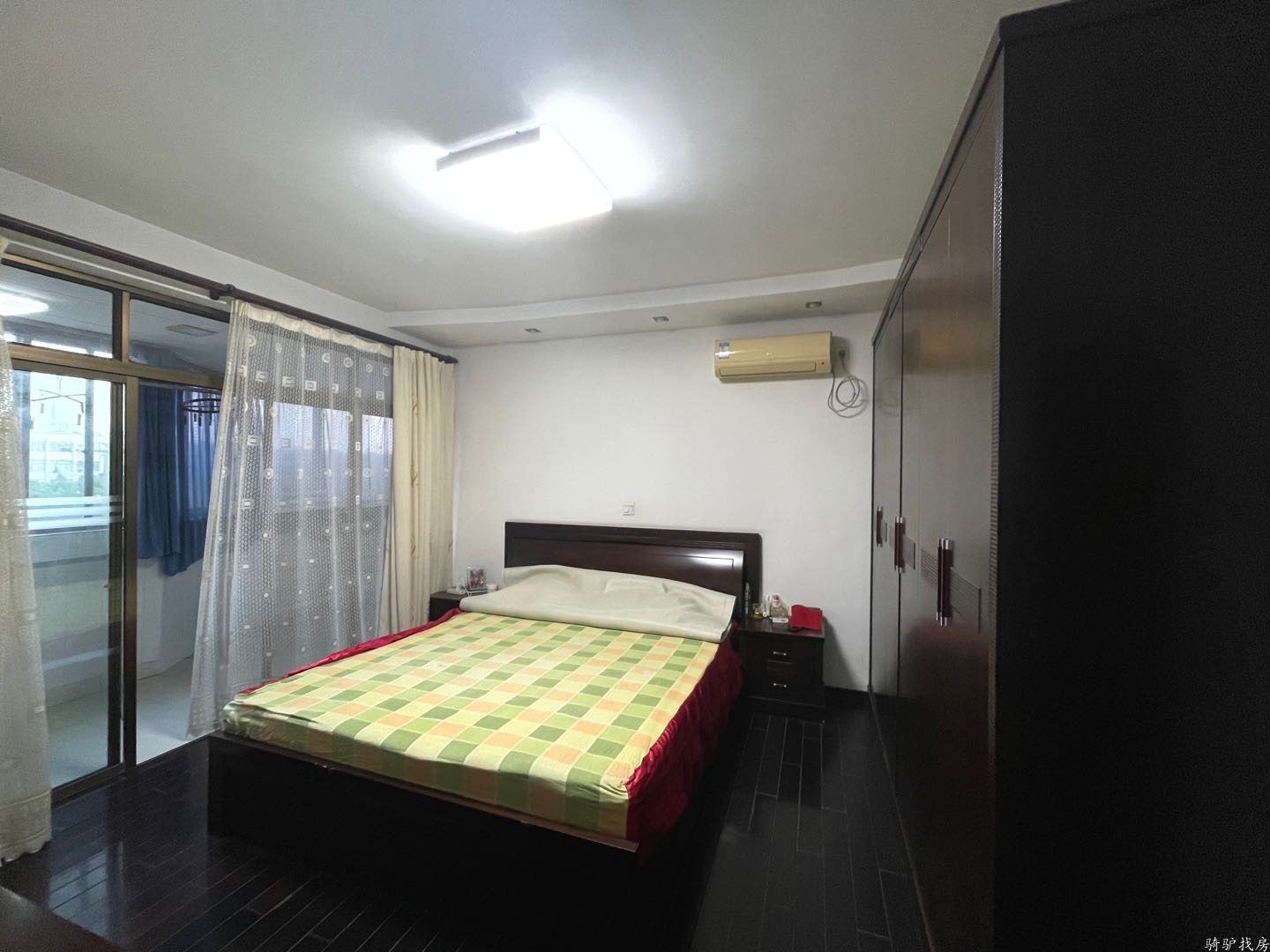 14d989d60fa3e241970063245589e1e5