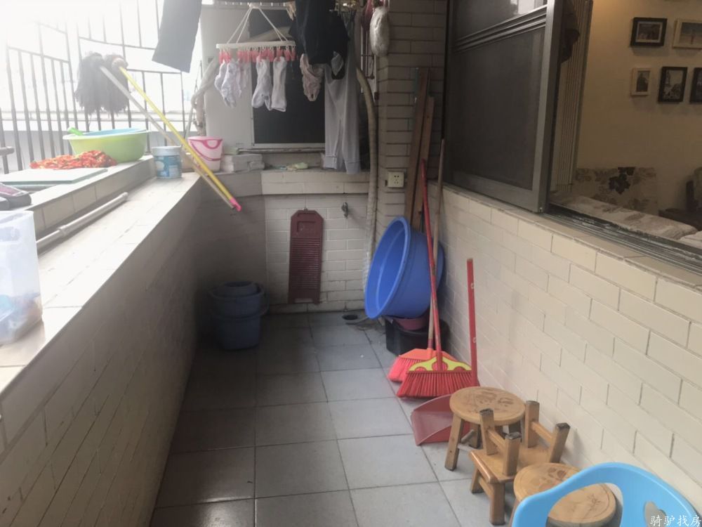 97f6ec619670adc8a10f6171f6857bfa