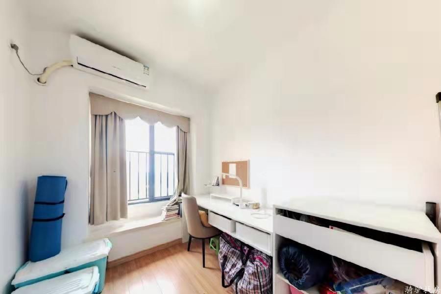 26c85d47752a3c5707a3e1f5524ae68a