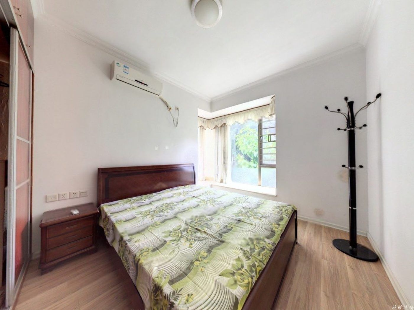 e4b039bf2d55a14bdb1e8adbfdb3c444