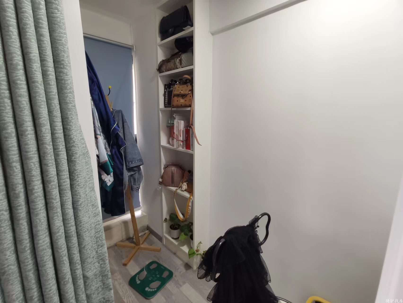 27911ef18d585f7f0af093fc90cc5438