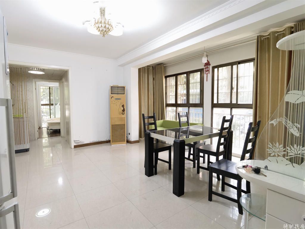 6899d028a3c73cf09649158797bbcc7e