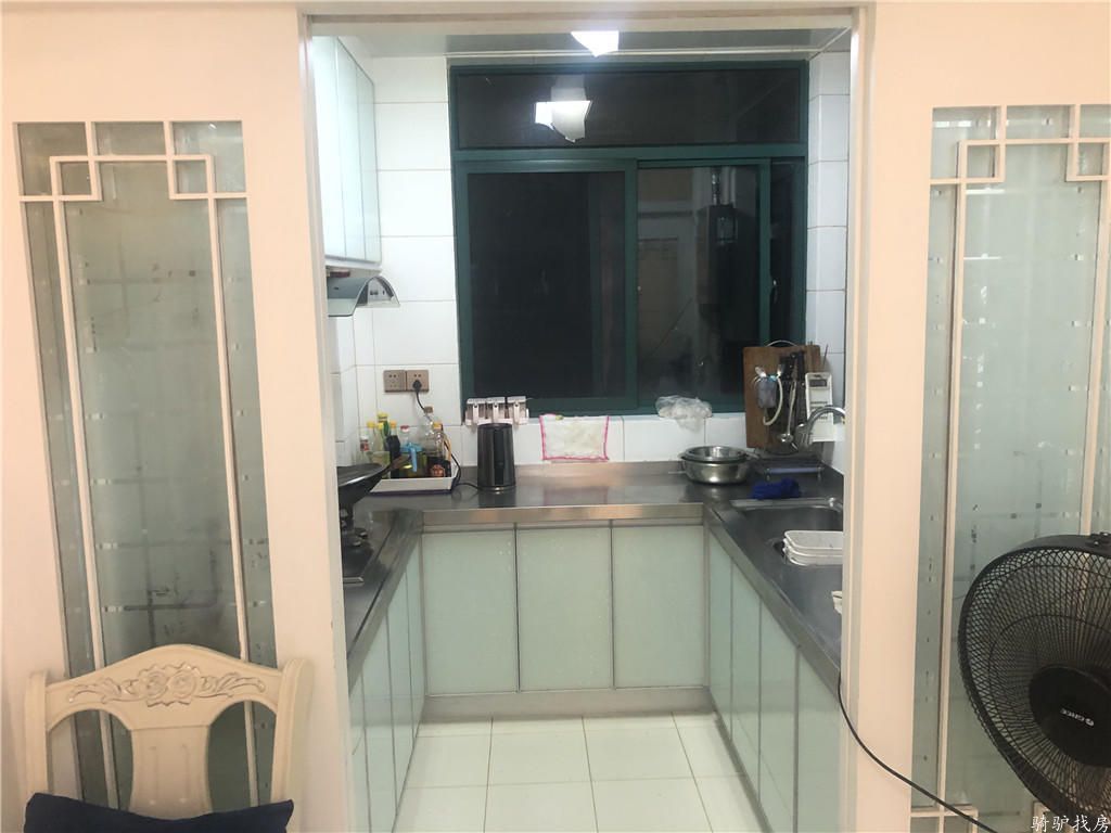 77f2f6bd15122df6bdfc1aa805c59e49