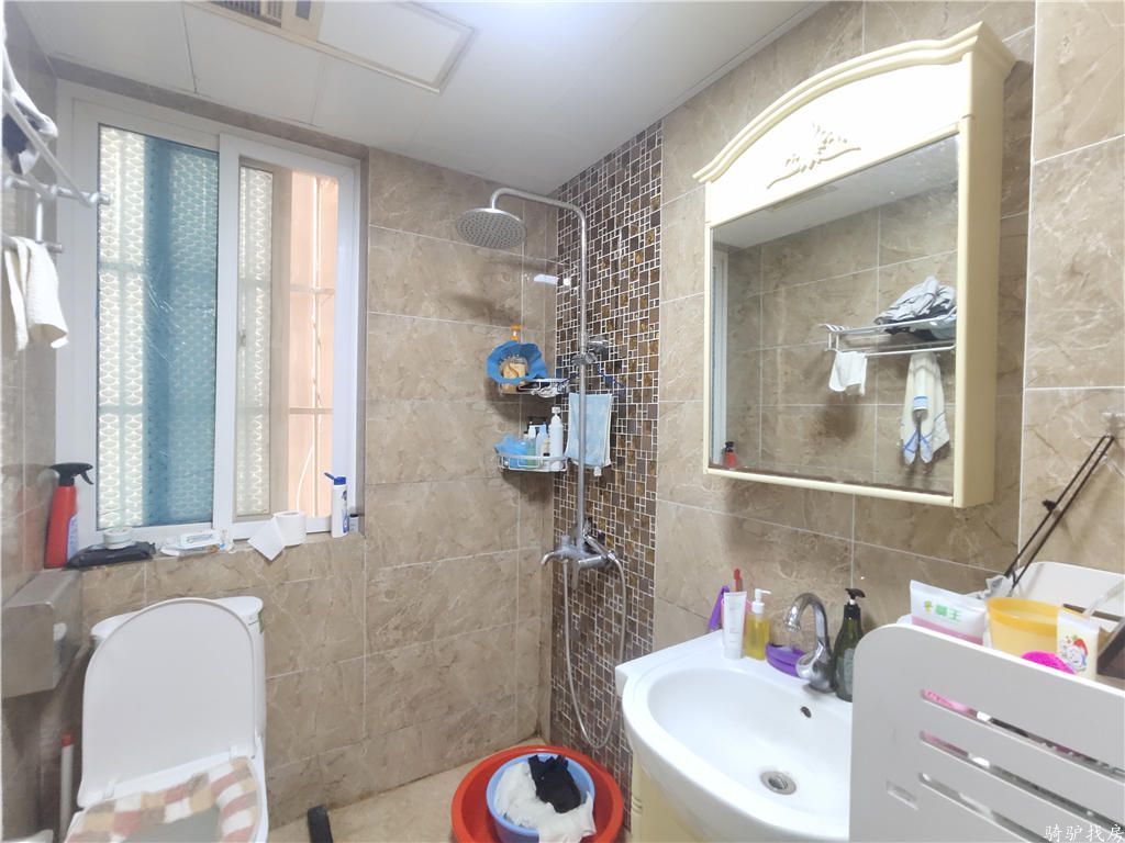 e76895858ce2bfbb985fdea4ba9e239e