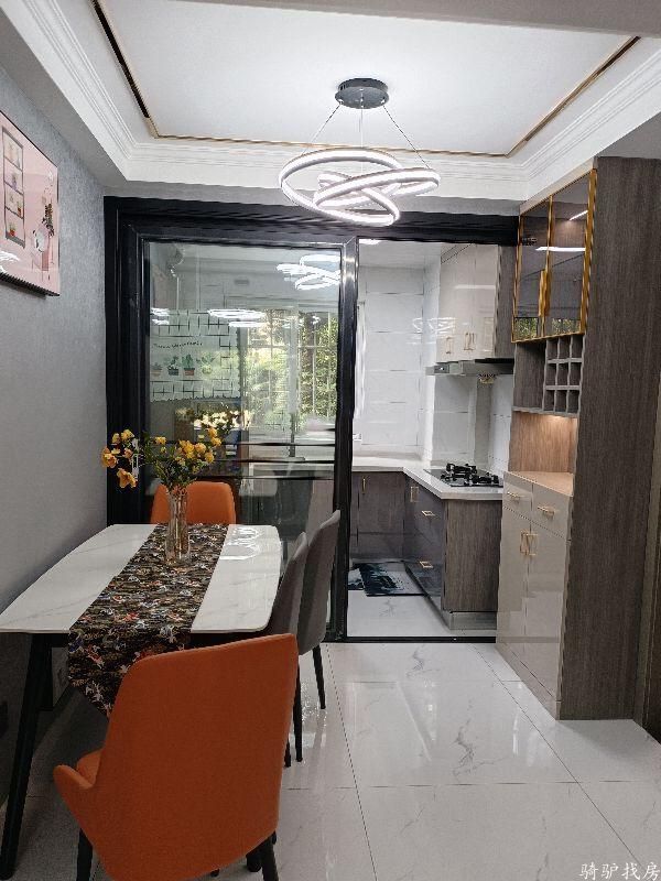 cdc082272f19430bb8064749b9809170