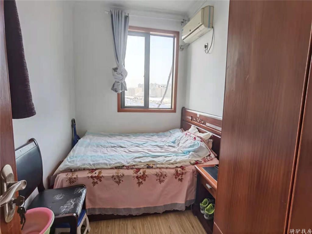 7ad12e607bd1137df388baa0b93d1206