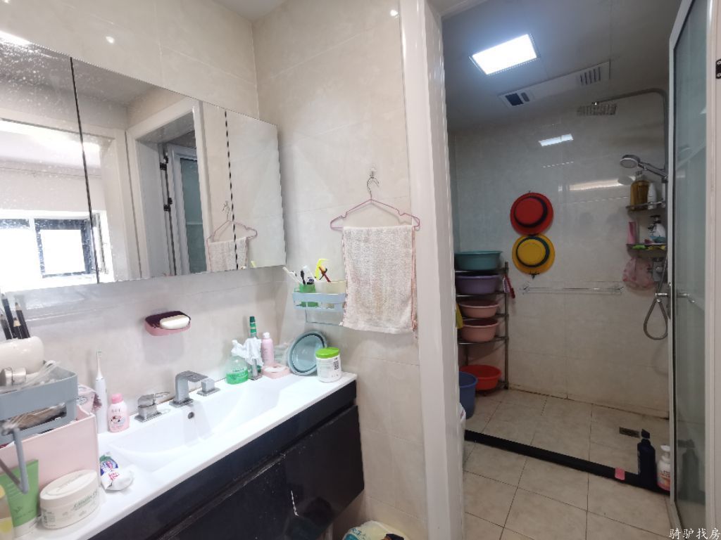 9140d5fcace34cb233379d9f583cb056