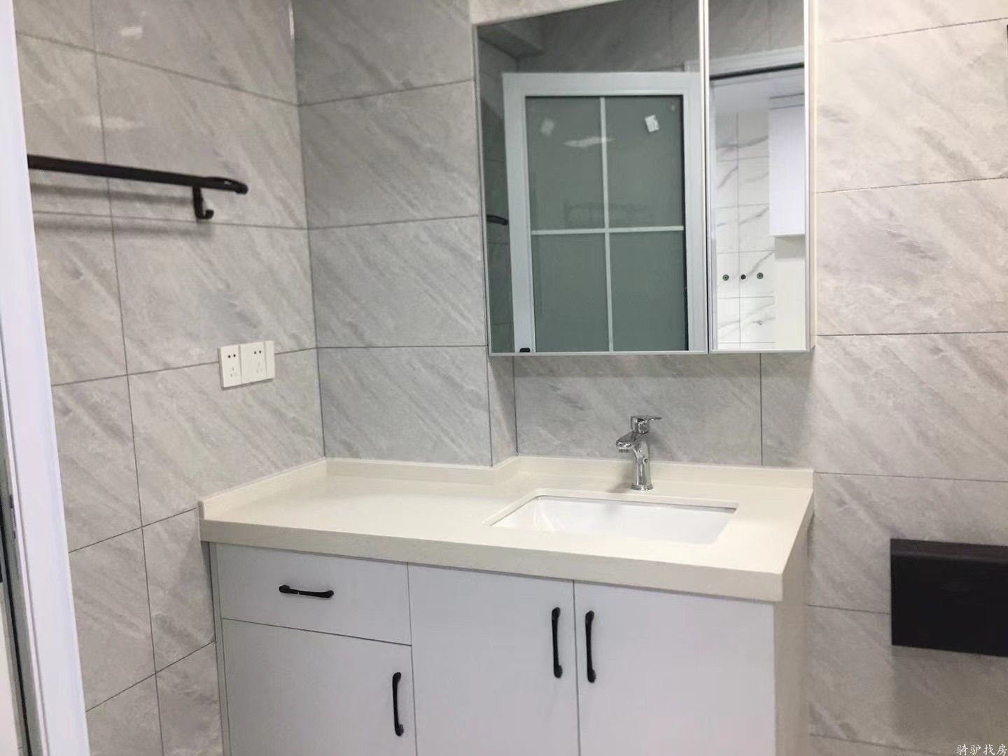 cfca442a3cbe847349478f0341ddc28a