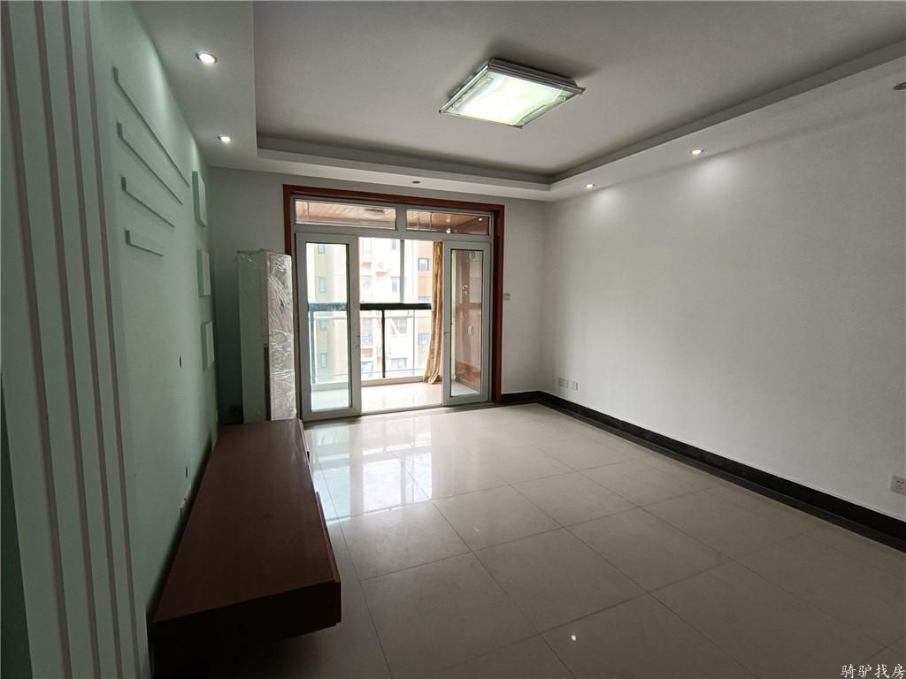 81ccfb32e0414b70ff4fa84da1a0bdd3